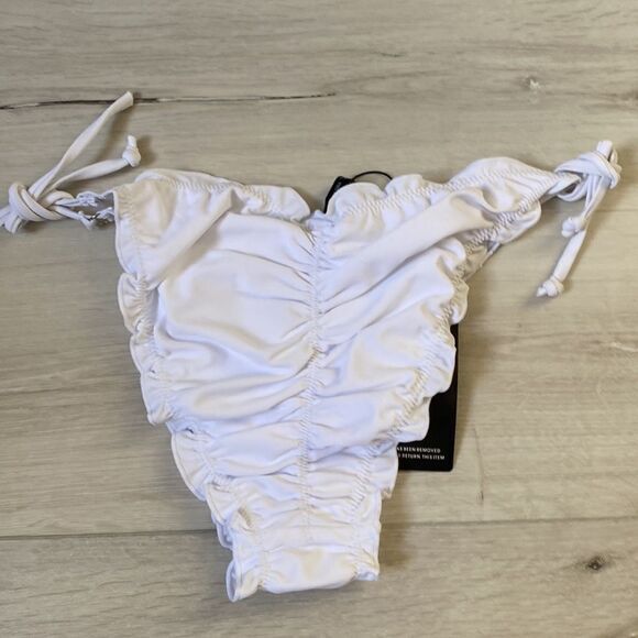 Pretty Little Things White Frill Edge Ruched‎ Back Bikini Bottoms Size 10 NWT - Picture 4 of 6